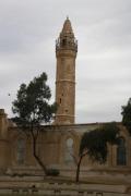 إسرائيل تدنس مسجد وتقيم مسابقة للخمور بساحته