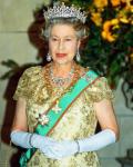 ملكة بريطانيا تعاني من إنخفاض راتبها بسبب أجراءات التقشف